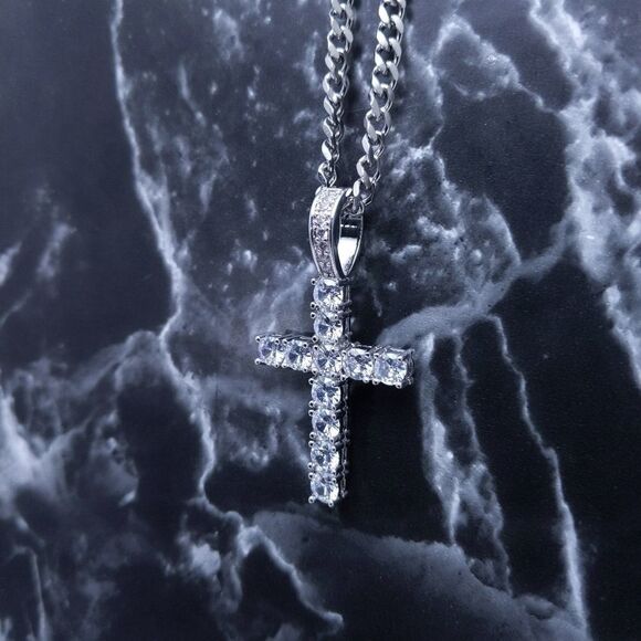 18"Cuban Chain + Silver Finish Clear CZ Cross - Picture 3 of 11